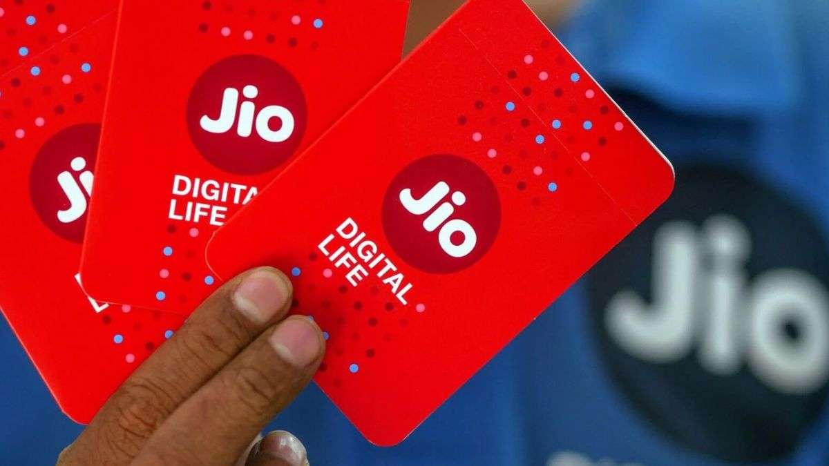 Big news for crores of Jio users, the company made major changes in two cheap recharge plans.