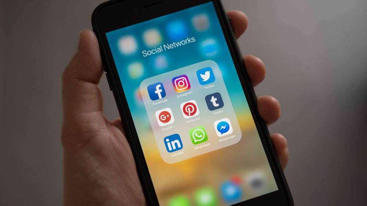 If you have these apps in your smartphone, then delete them immediately, the government also ordered Google and Apple.