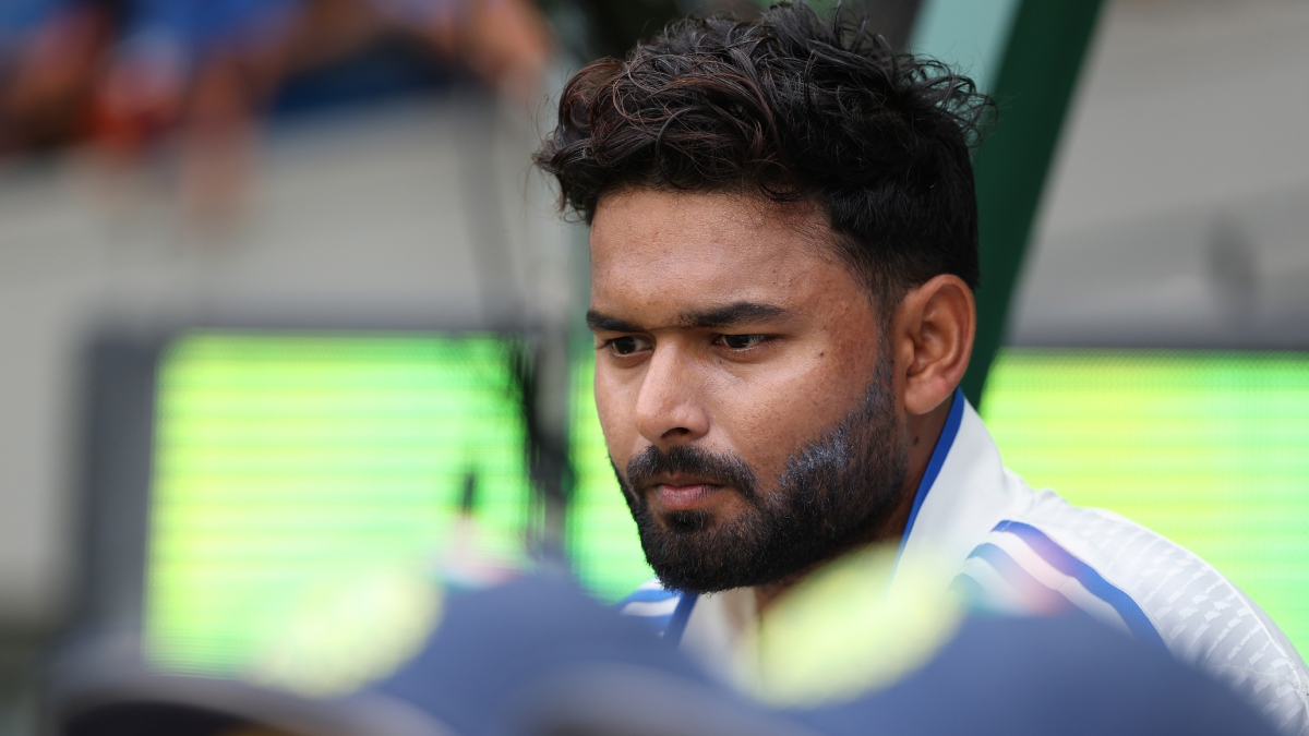 Sunil Gavaskar took Rishabh Pant's class in live match, now got the support of former cricketer