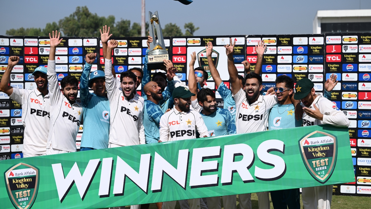This country's Test team entered Pakistan after 18 years, last played the match in 2006