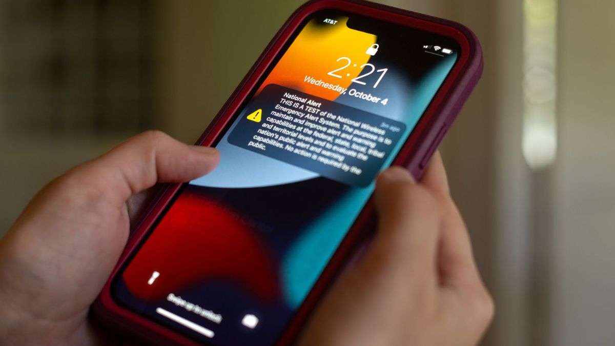 Keep Emergency Alert Mode in the phone, do this in Activate, Android and iOS