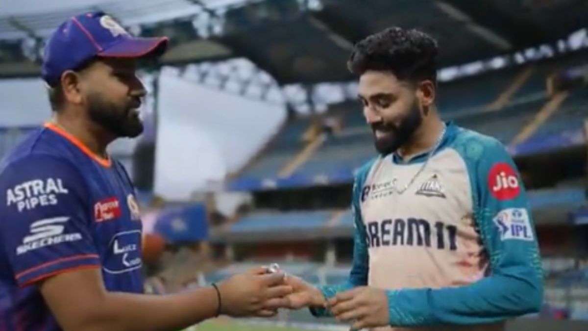 VIDEO: In the midst of IPL, Rohit Sharma gave Siraj a gift diamond ring, the reason is very special