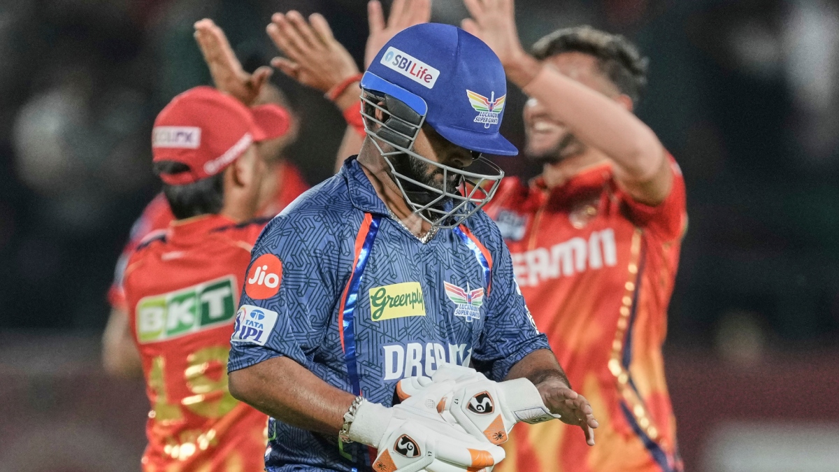 Rishabh Pant became easy hunting of bowlers, even with 27 crores, he has become very culprit for his team