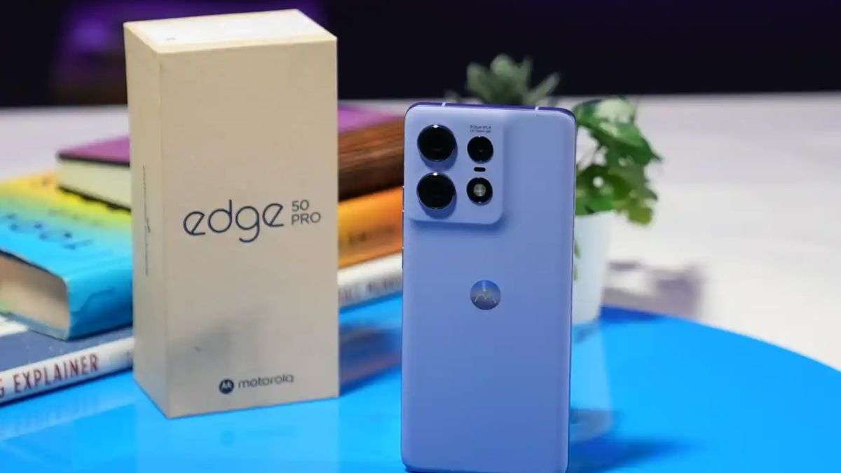 Motorola Edge 50 Pro with 50MP Selfie Camera Price Block, Large Price Cut in Flipkart
